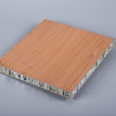 EN 45545 철도 통행 내부 장식용 0.8mm 알루미늄 꿀집 패널