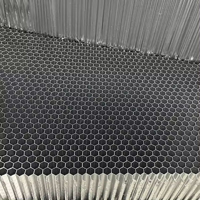최대 2200mm 폭의 커스터마이즈 된 알루미늄 꿀집 코어