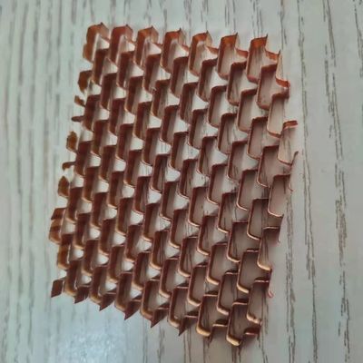 두께 5.2mm 밀도 56 유연한 노맥스 꿀집 코어 플룸 모양 구멍 격자